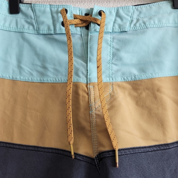 Billabong Tribong Solid Pro Boardshorts - Picture 6 of 11